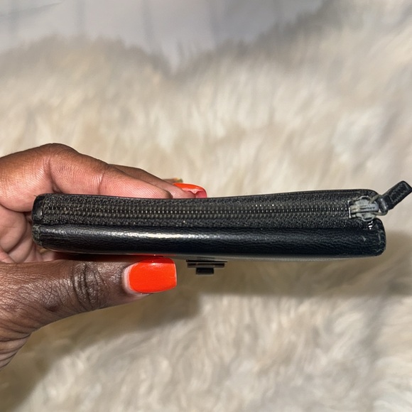 Authentic Gucci Black Leather Bifold Wallet With Silver Metal GUC - Picture 13 of 16